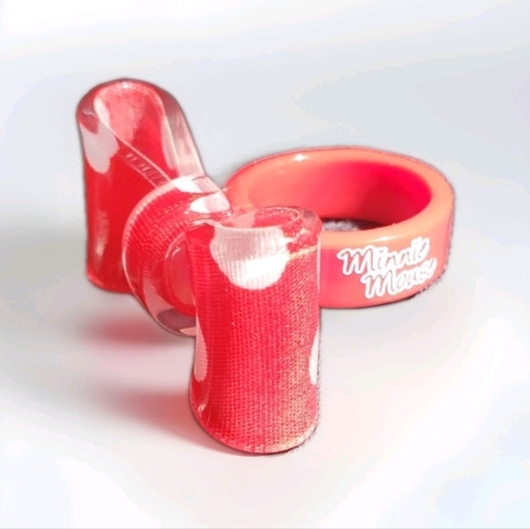 Disney Minnie Mouse Signature Red & White  Acrylic Bow Ring Sz 6 main image 0
